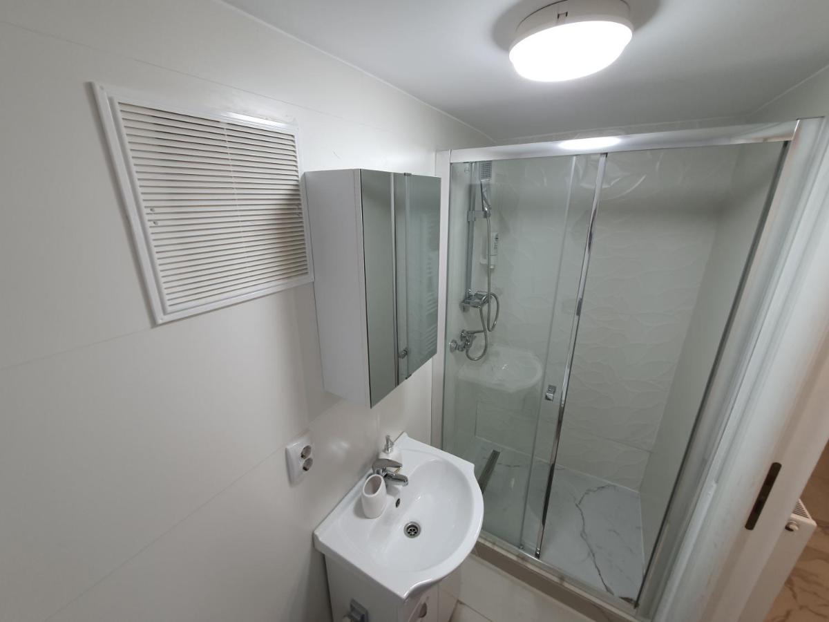 Aparthotel Arena Cluj-Napoca Esterno foto