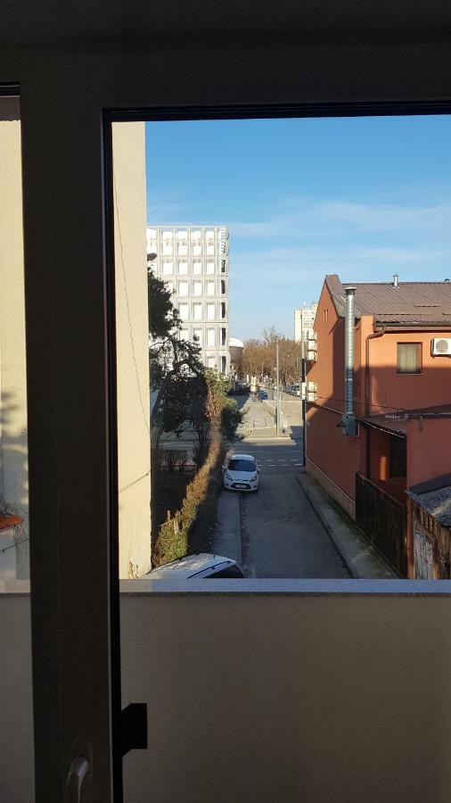 Aparthotel Arena Cluj-Napoca Esterno foto